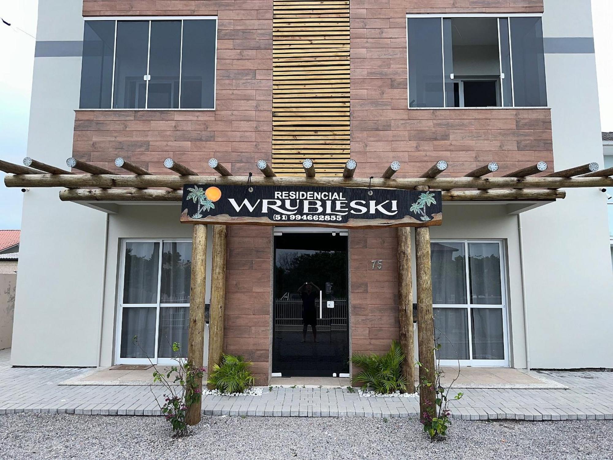 Residencial Wrubleski Sc 피녜이라 외부 사진