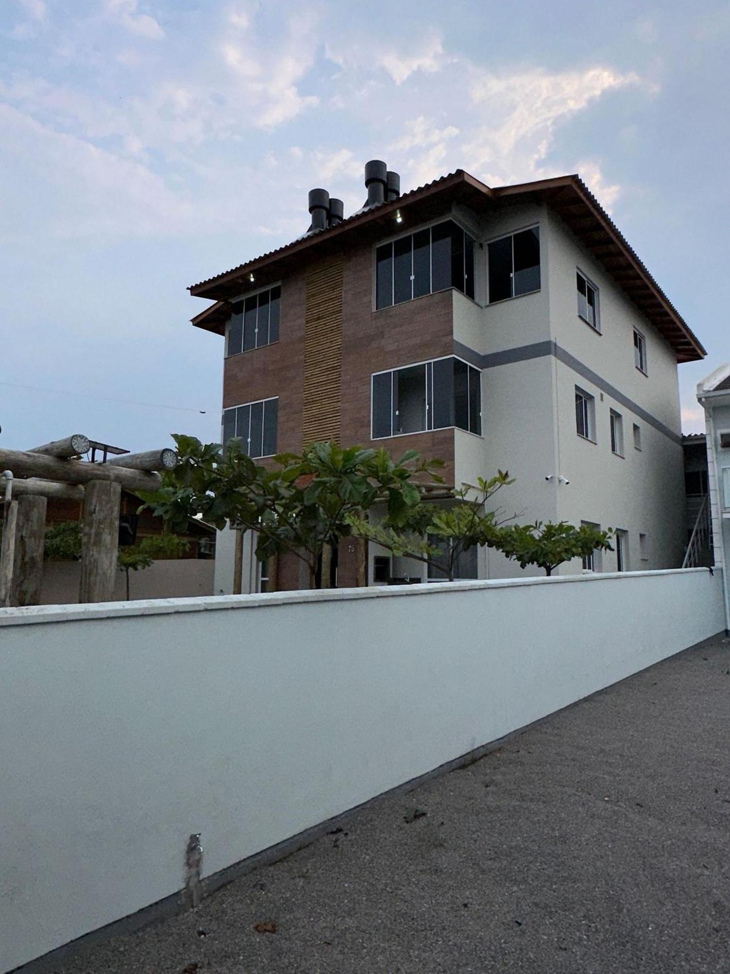 Residencial Wrubleski Sc 피녜이라 외부 사진